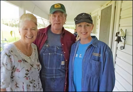 Lee with Diane Ladd & Tonya Holly [Director]